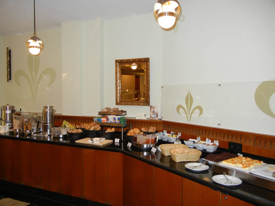 Frühstücksangebot Hotel Dorint Charlottenhof Halle
