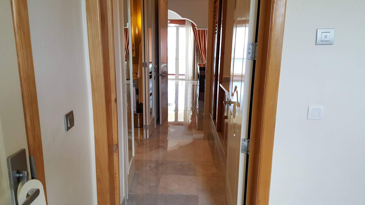 Blick ins sehr große Zimmer JOIA Paraiso by Iberostar