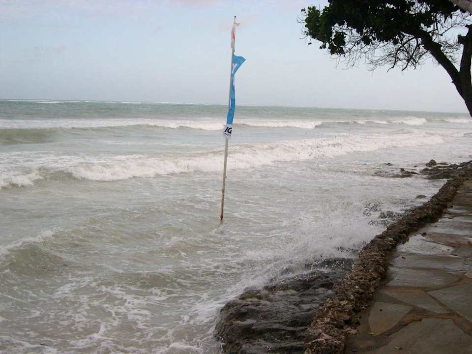 Flut setzt ein Kaskazi Beach Resort