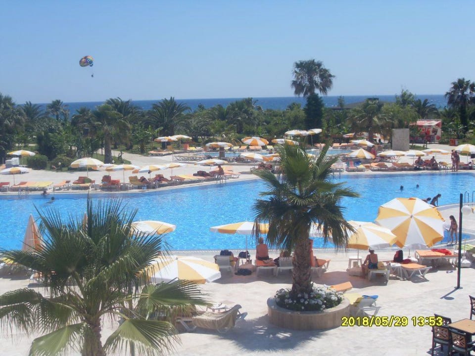 Pool VONRESORT Golden Coast