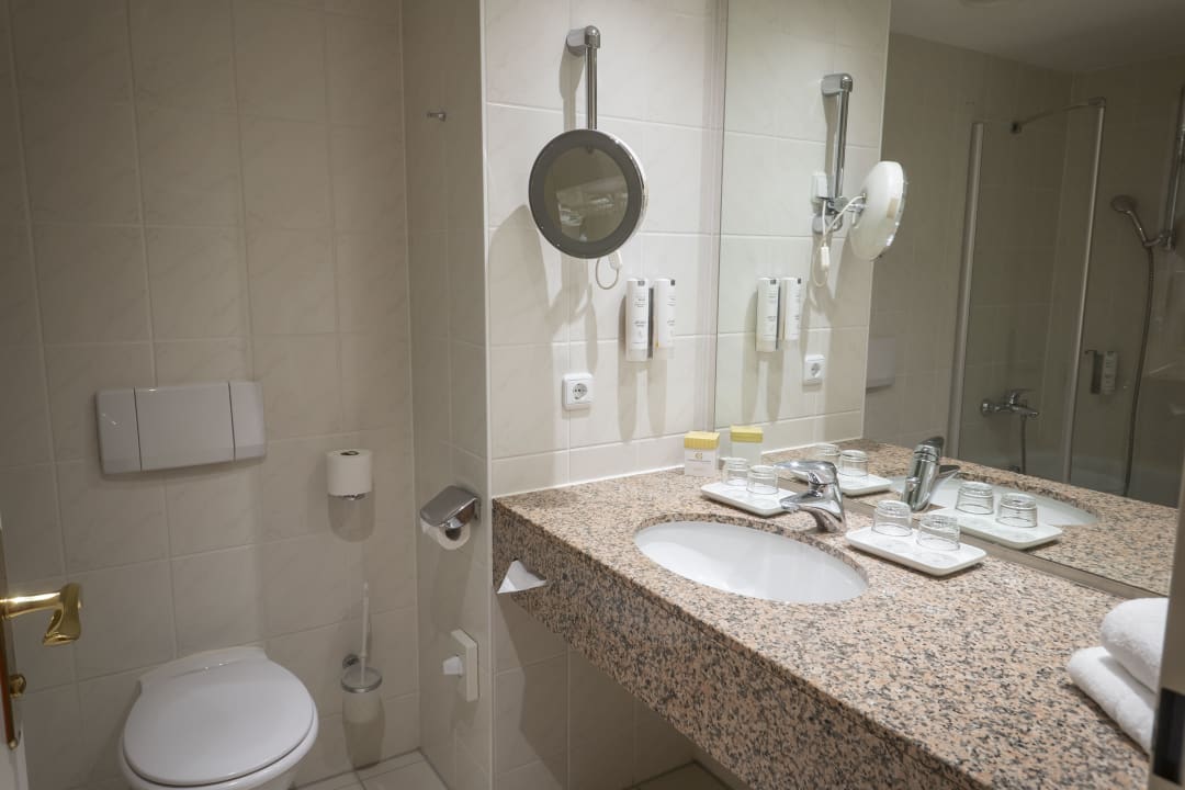 Zimmer Atomis Hotel Munich Airport by Mercure