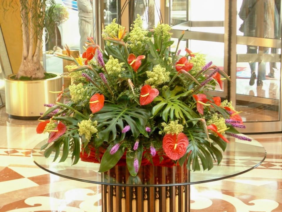 Blumengesteck in der Lobby allsun Hotel Bella Paguera