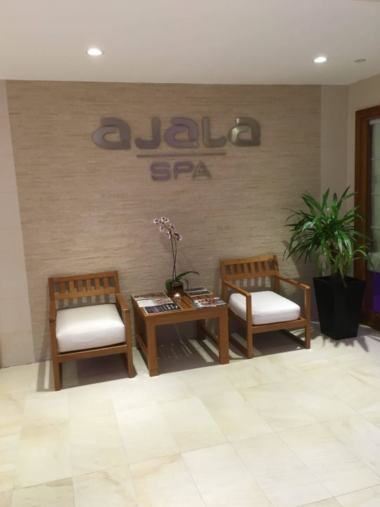 Eingang zum Spa Leonardo Royal London Tower Bridge