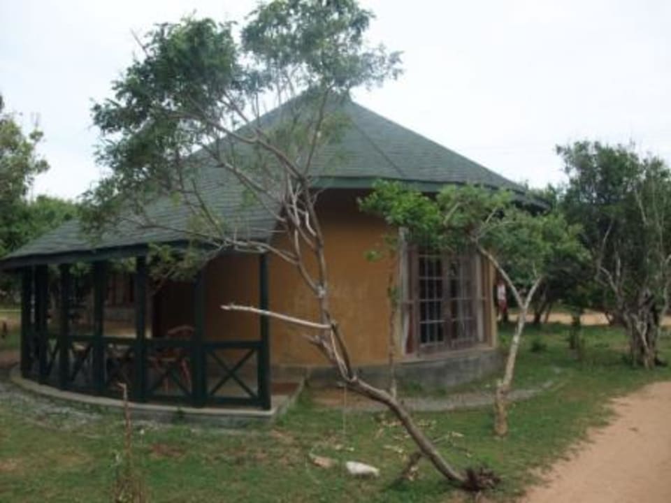 Unser Bungalow von außen Hotel Chaaya Wild Yala