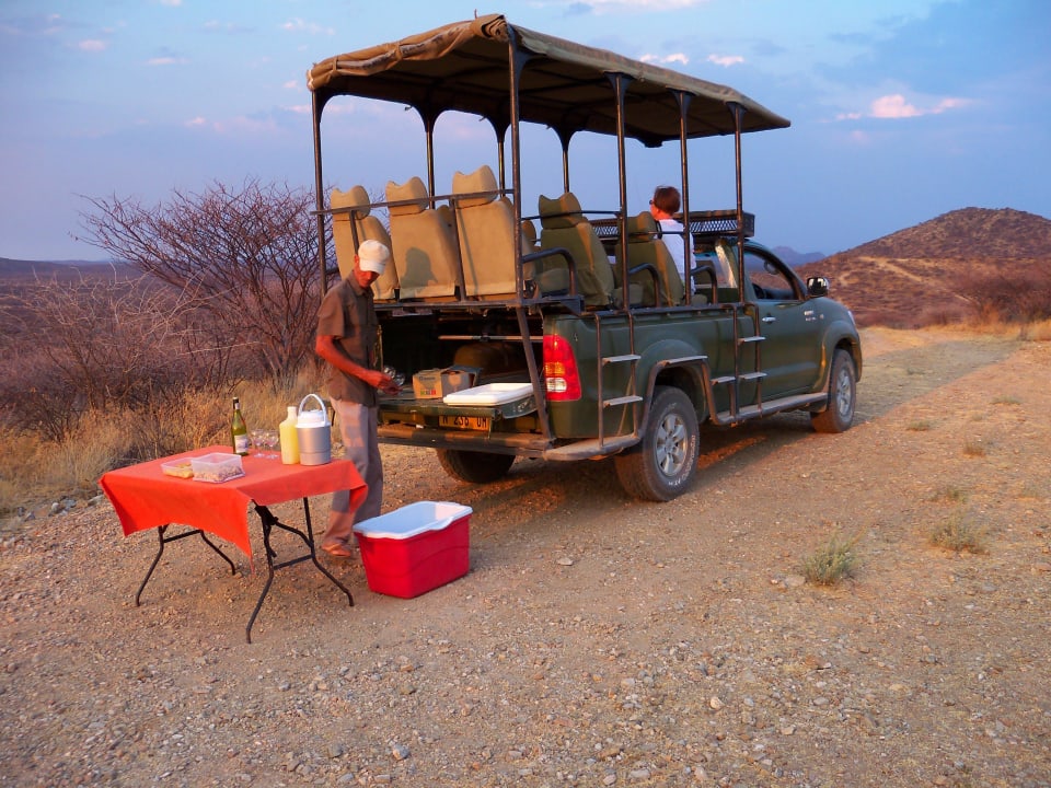 Unser Safari Jeep mit Tour Guide Hotel Epako Game Lodge