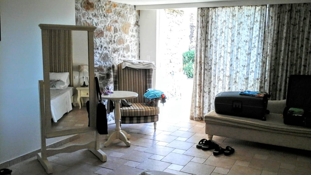 Zimmer mit Spiegel Civitel Creta Beach