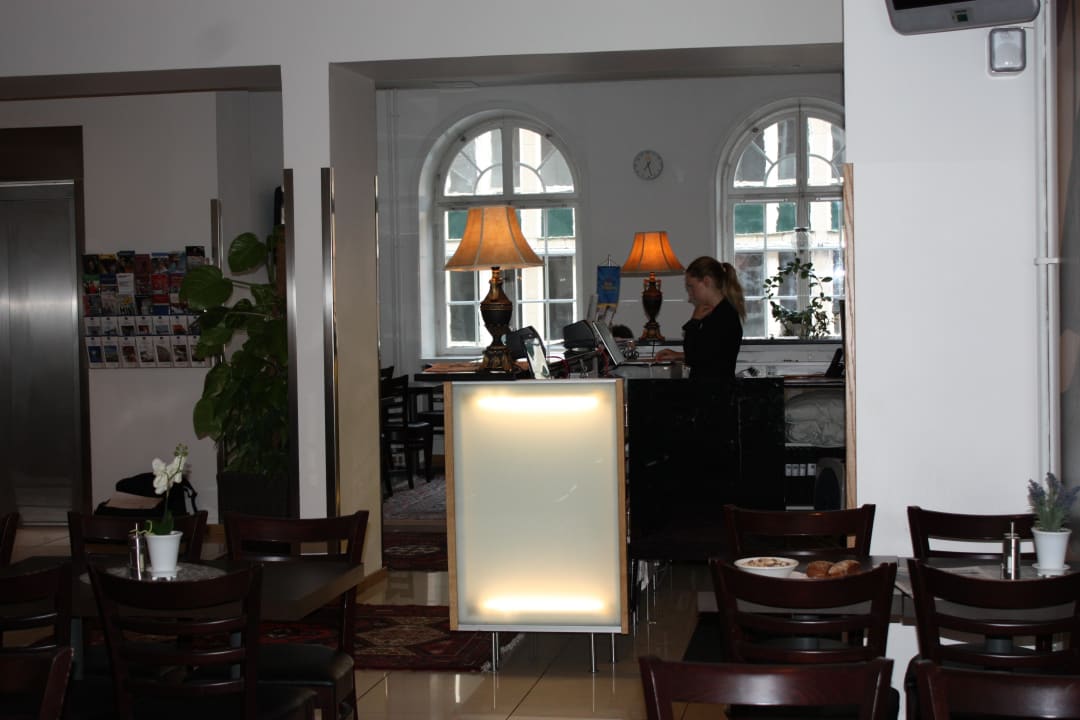 Blick vom Frühstücksraum zur Rezeption Best Western Hotel Karlaplan