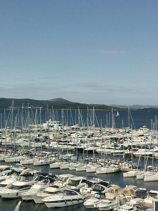 Blick auf den Yachthafen Hotel IN Biograd