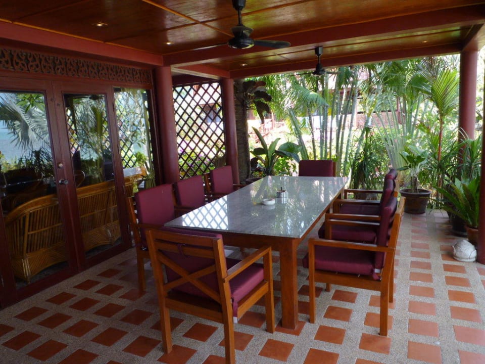 Esstisch für 8 Personen auf der Terrasse Coconut River Haus R2