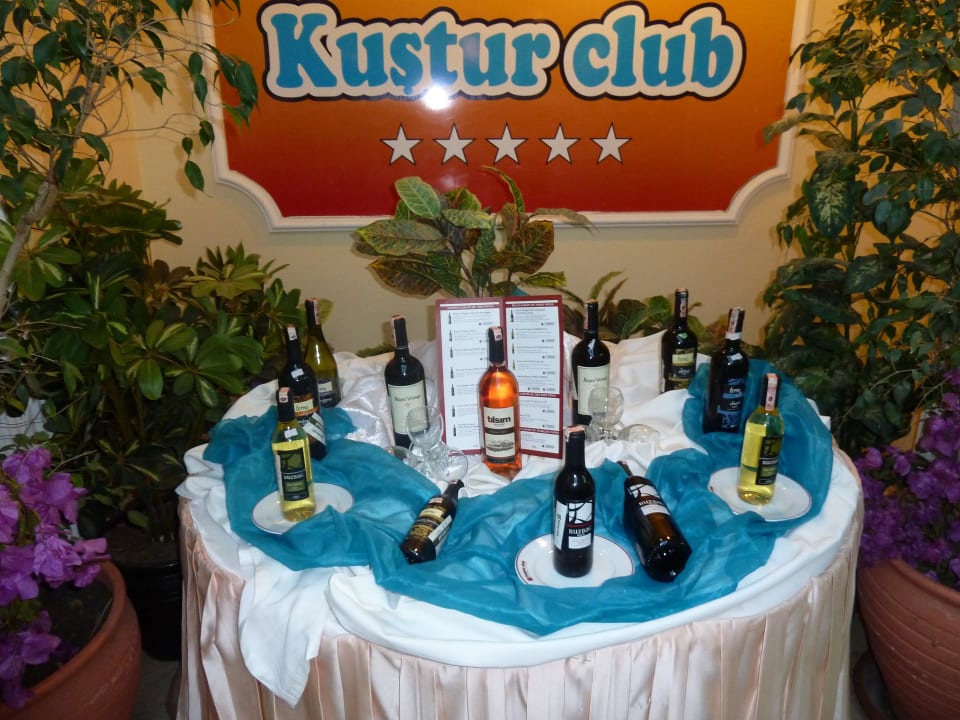 Eingang zum Hauptrestaurant Kustur Club Holiday Village