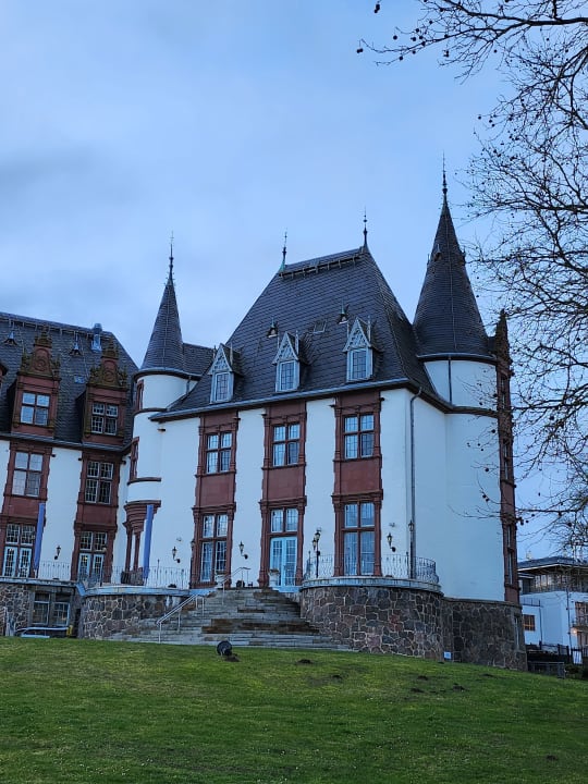 Außenansicht Seehotel Schloss Klink