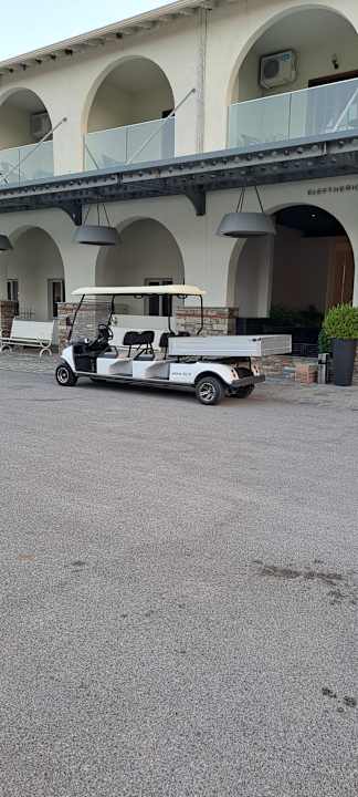 Außenansicht Akrathos Beach Hotel