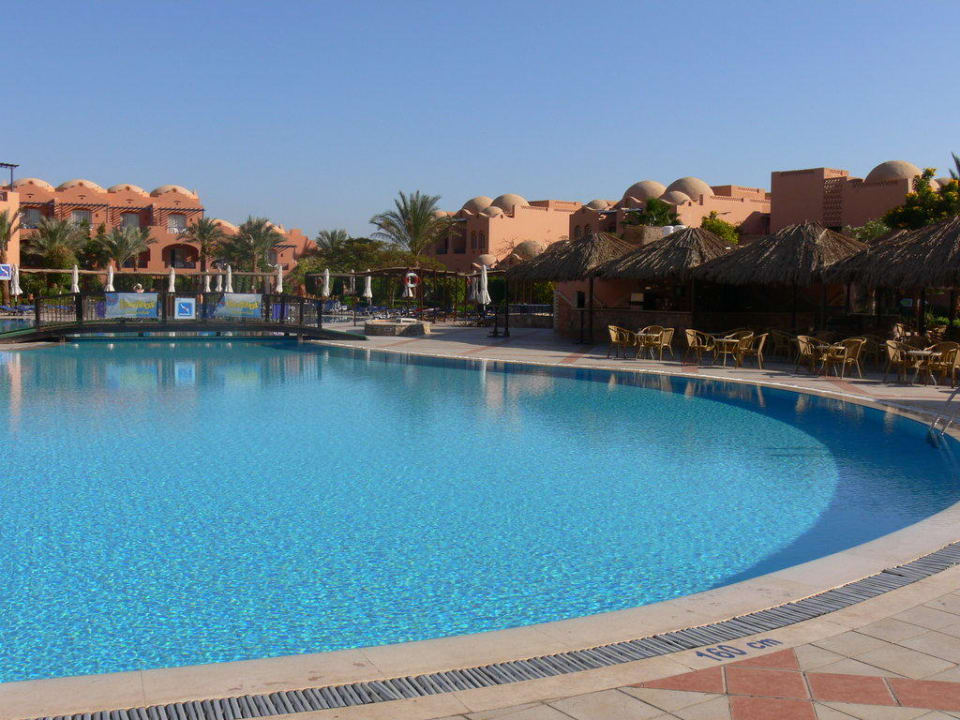 Familienpool mit Bar Jaz Makadi Oasis Resort