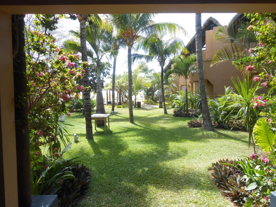 Blick in den Garten Veranda Pointe aux Biches Hotel