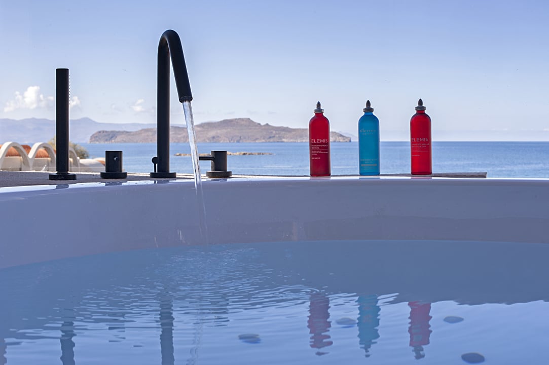 Zimmer Domes Noruz Chania, Autograph Collection