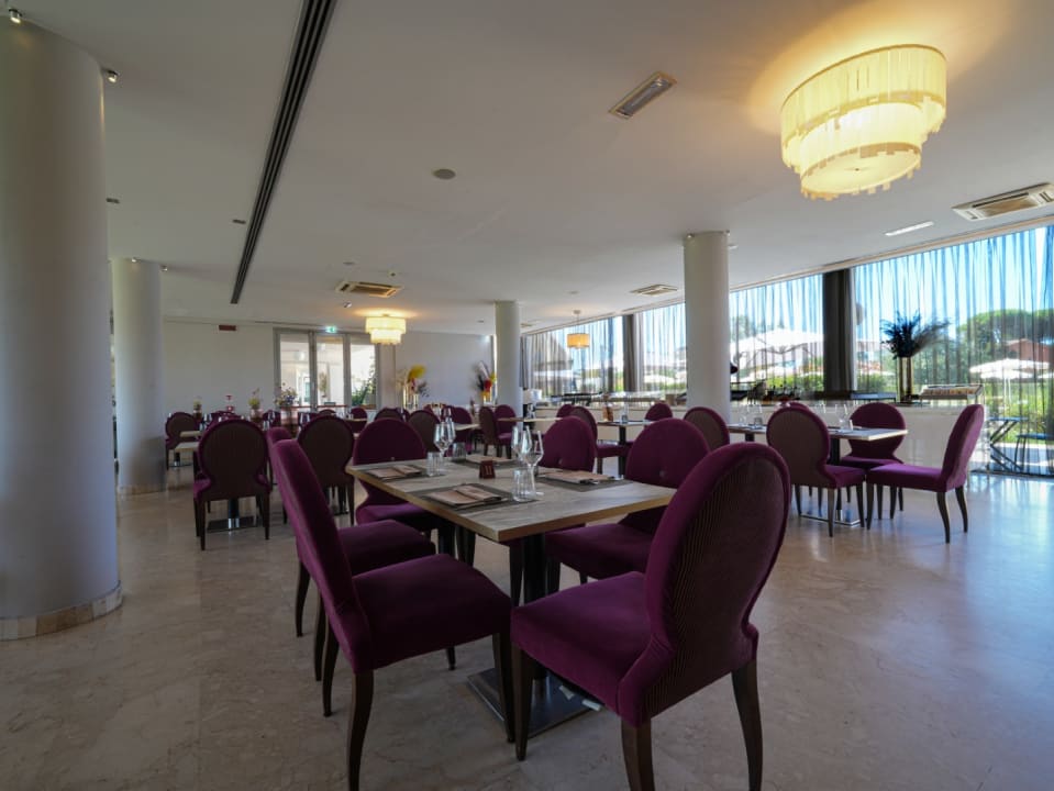 Gastro Pisa Tower Plaza