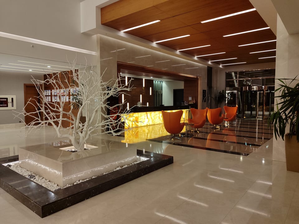 Lobby Side Sunport Hotel & Spa