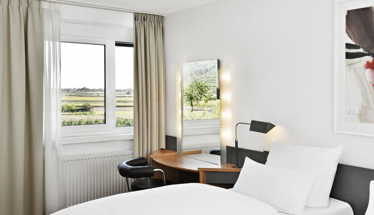 Standard Room with View NH Hirschberg Heidelberg