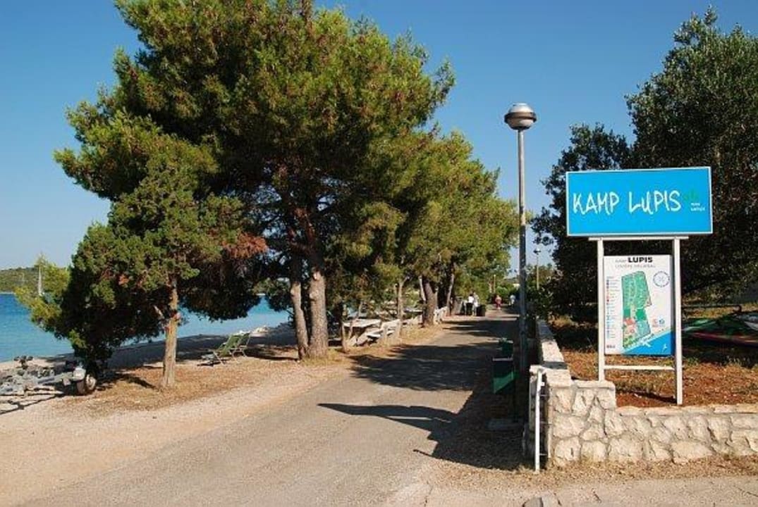 Eingang Apartments Lupis