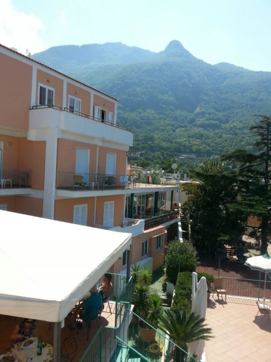 Rückfront des Hotels Hotel La Pergola & Villa Flavio Ischia