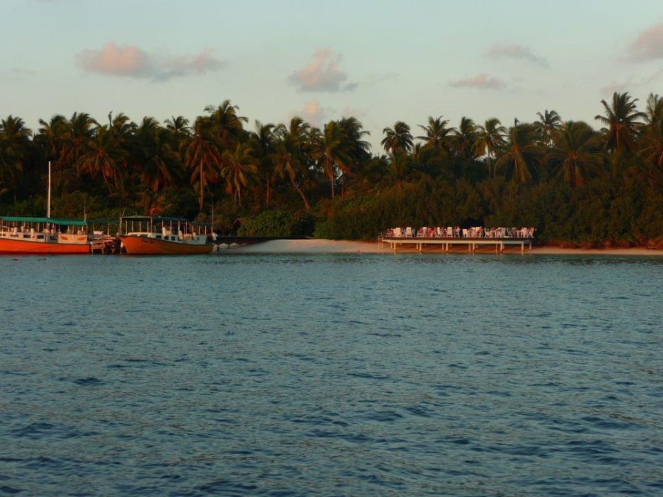 Sonnenuntergang Embudu Village