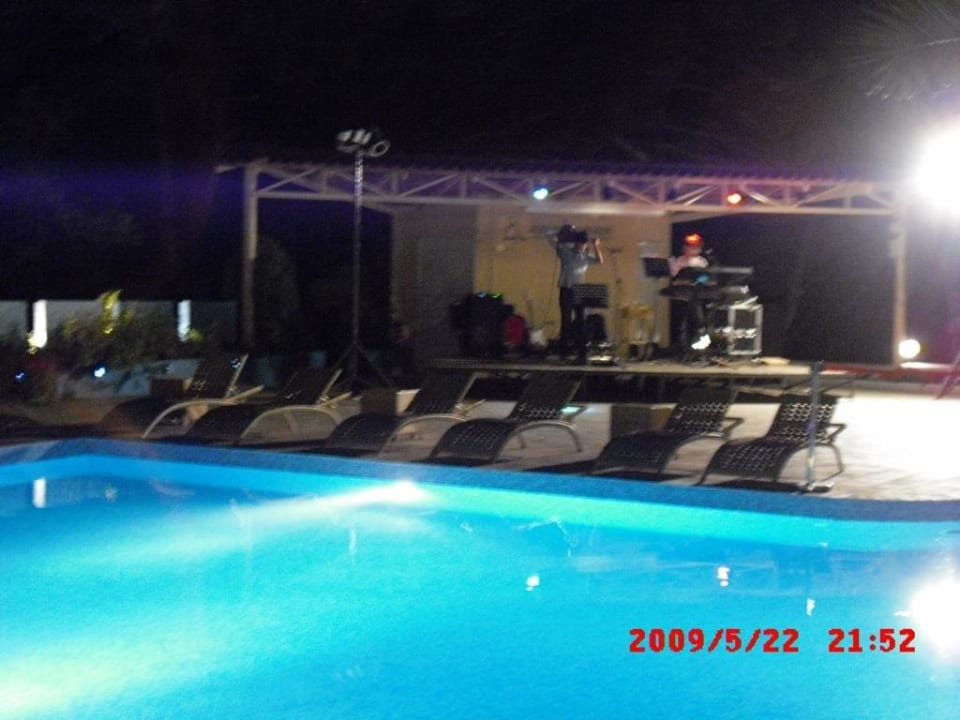 Kleiner Pool und Abendunterhaltung Alexandra Beach Thassos Spa Resort