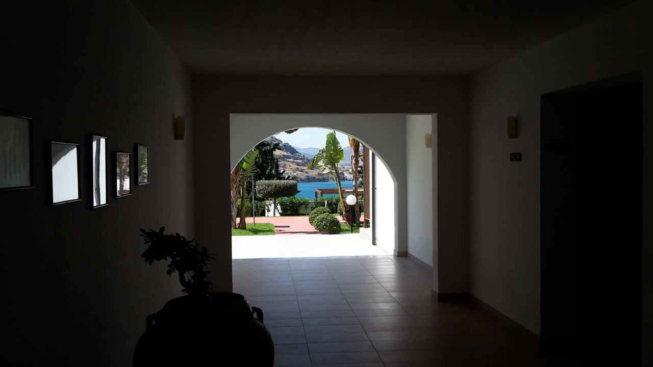 Zimmerausgang Lindos Mare, Seaside Hotel