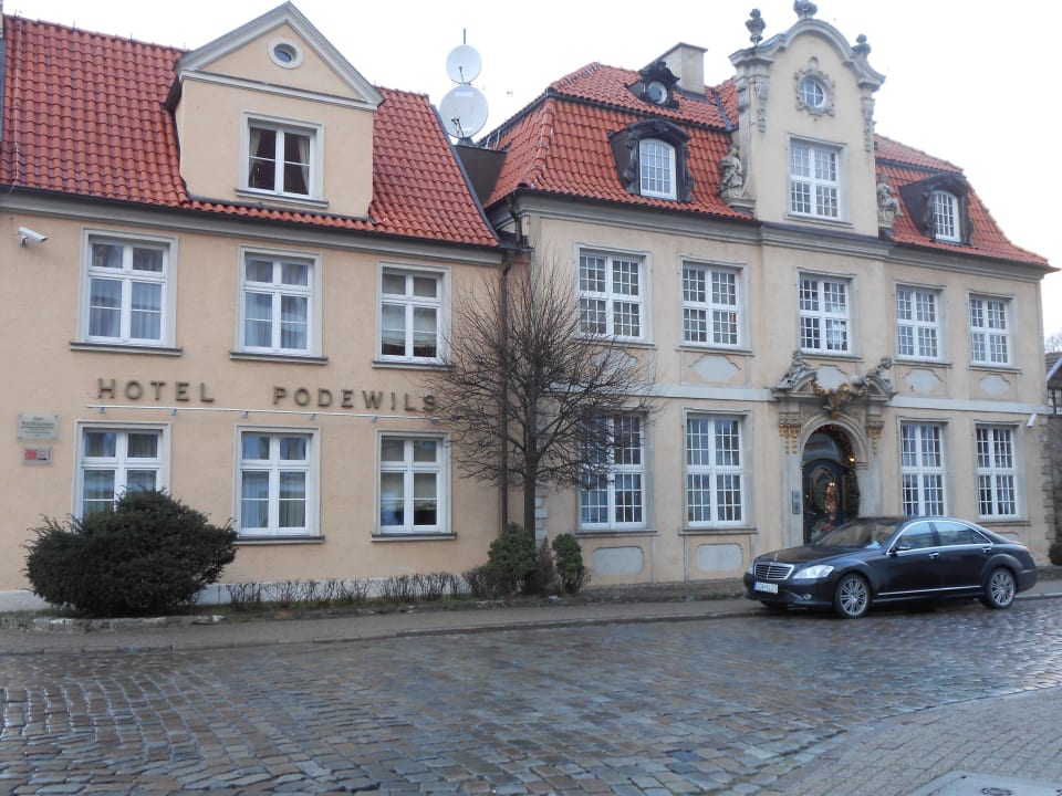 The hotel with our car transport ready to airport Hotel Podewils Old Town Gdansk