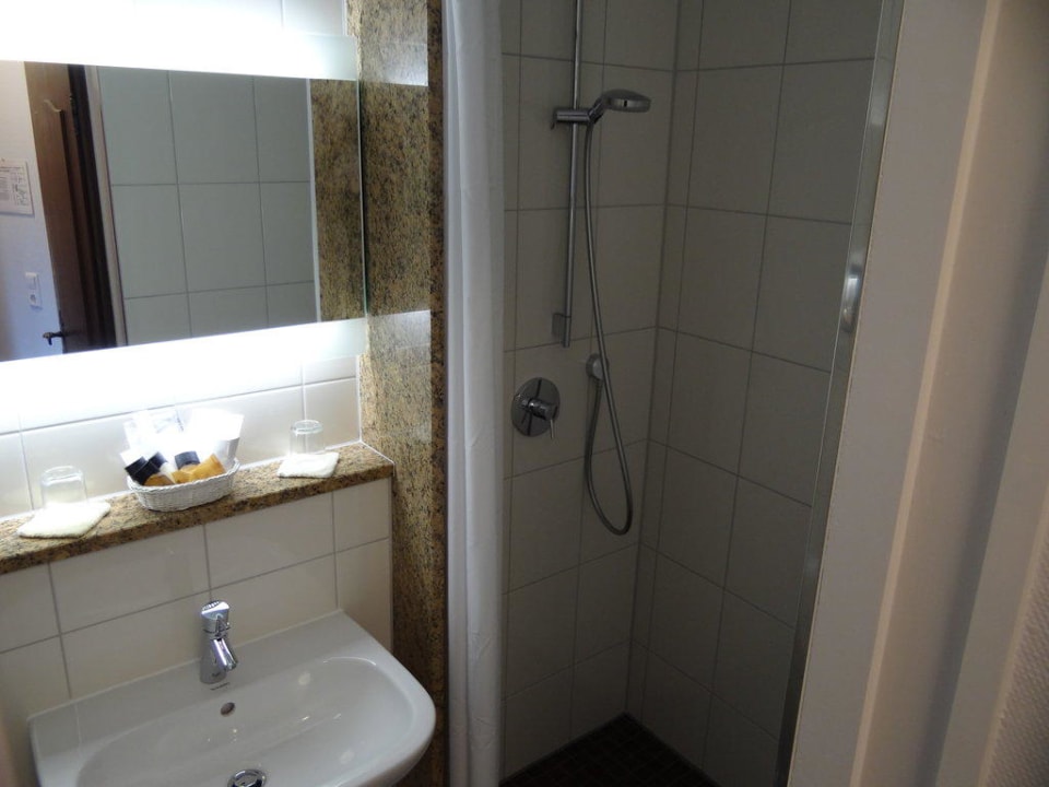 Zimmer 64 - Bad Hotel Krone Tübingen
