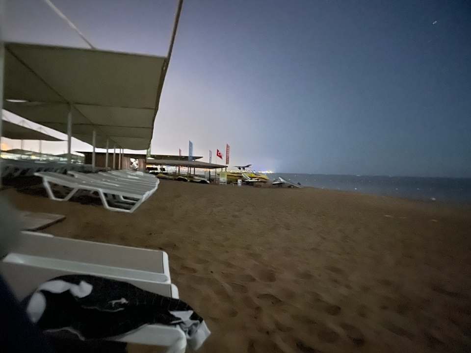 Strand Hotel Victory Resort