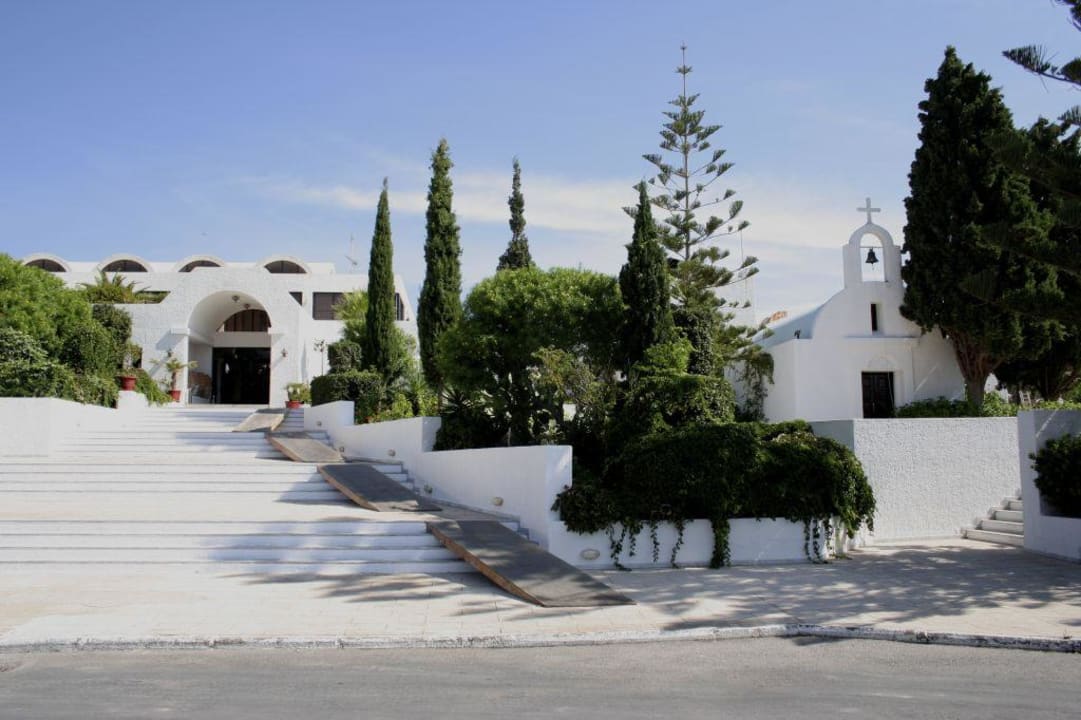 Hoteleingang TUI BLUE Oceanis Beach and Spa Resort