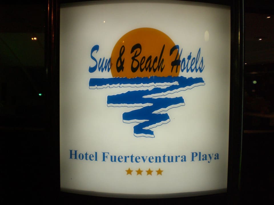 Hotelschild bei Nacht SBH Fuerteventura Playa