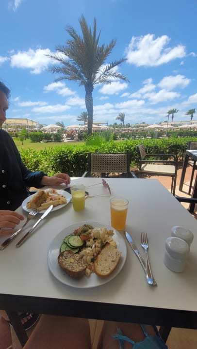 Gastro Hotel Riu Karamboa