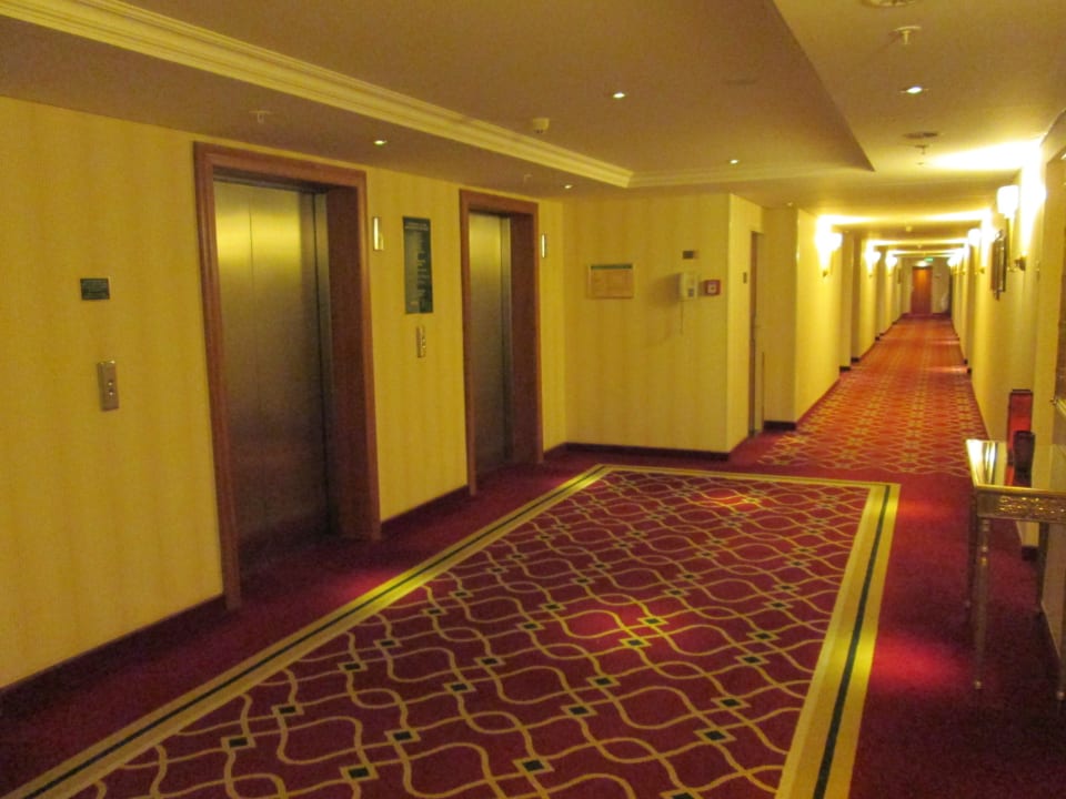 Flur Hotel Prague Marriott