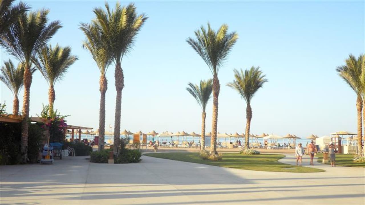 Blick vom Pool Richtung Strand Stella Beach Resort & Spa Makadi Bay