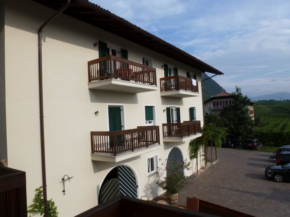 Ausblick vom Zimmer 215 Weingut Klosterhof Garni-Hotel