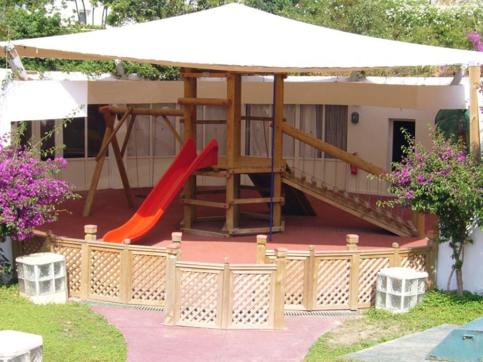 Überdachter Spielplatz im Seven Seas Monachus Family Resort Sorgun