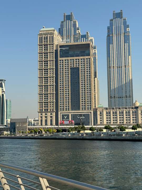 Außenansicht V Hotel Dubai, Curio Collection by Hilton