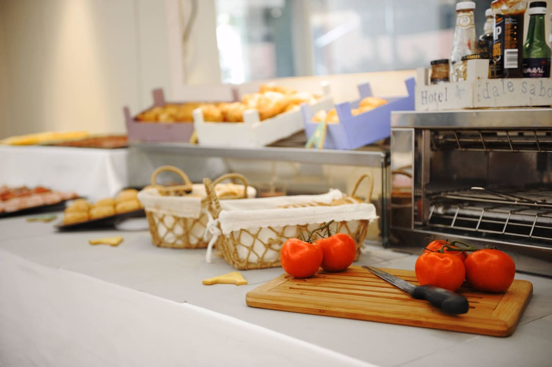 Breakfast Buffet Hotel Tres Torres Atiram