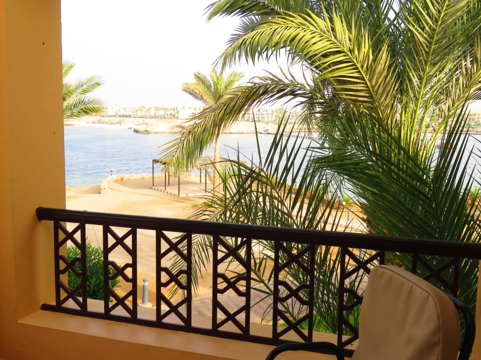 Balkonblick auf die Bucht Steigenberger Coraya Beach - Adults only