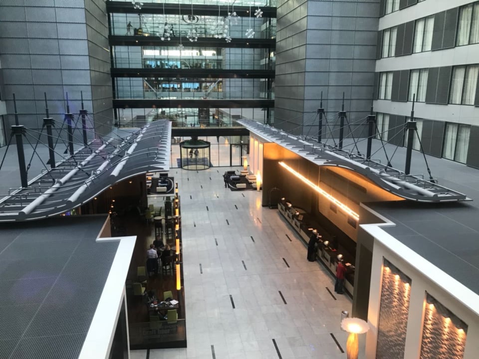 Lobby Hilton Frankfurt Airport