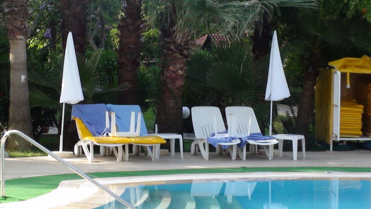 06:45 Uhr schon reserviert  Labranda Alantur Resort