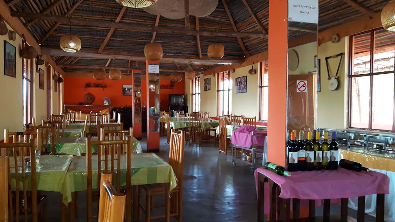 Jadalnia Turmi Lodge