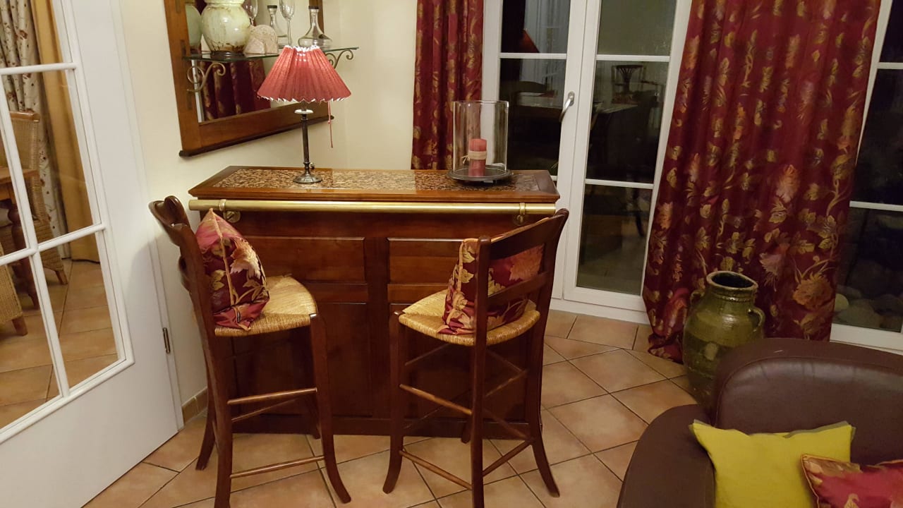 Restaurant und Barbereich Hotel Ampervilla