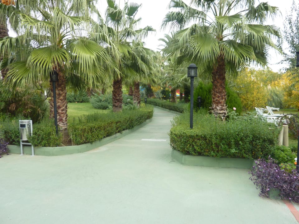 Parkanlage vom Hotel Trendy Aspendos Beach Hotel