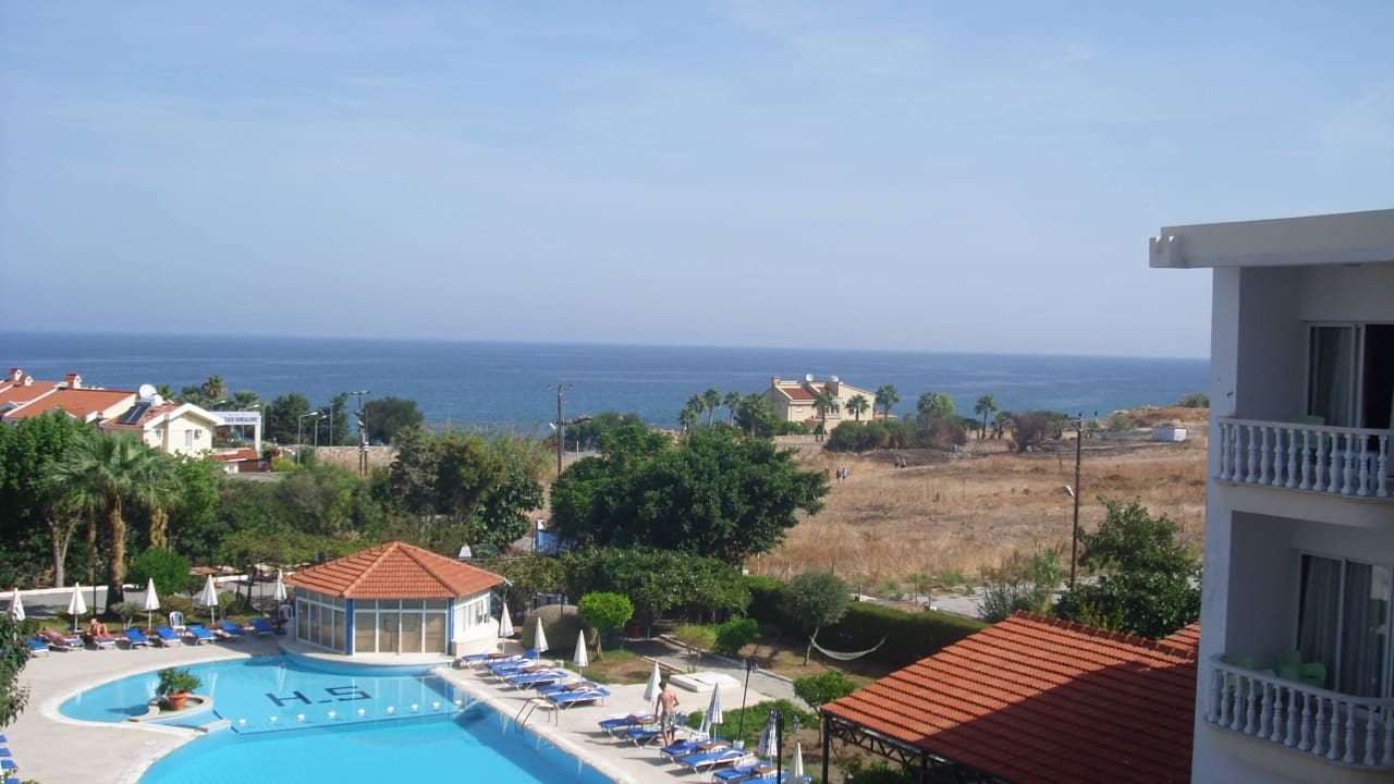 Blick vom Zimmerbalkon Hotel Sempati