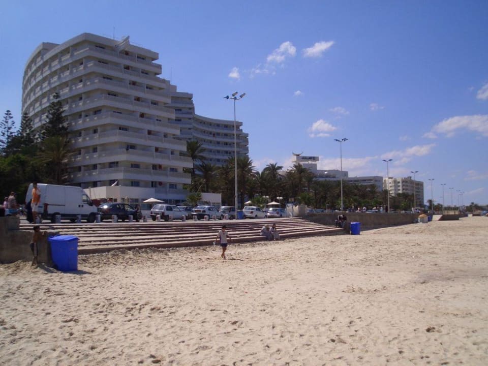 Blick auf das Hotel vom Strand aus Hotel El Hana Beach
