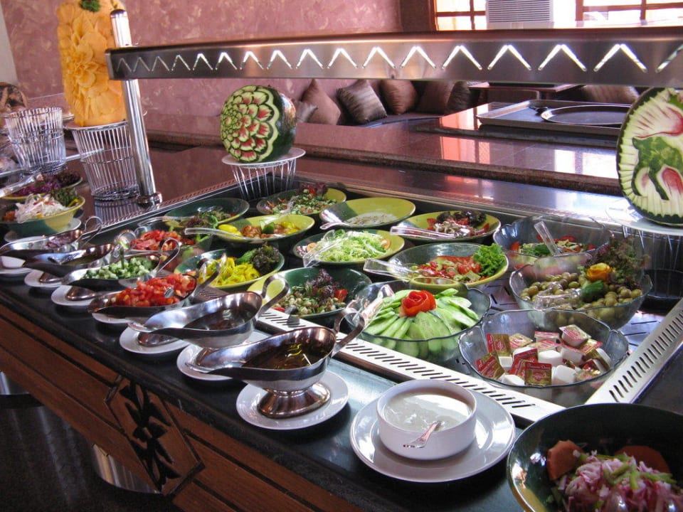 Vorspeisenbuffet im Restaurant Tagine Pickalbatros Jungle Aqua Park Resort - Neverland Hurghada
