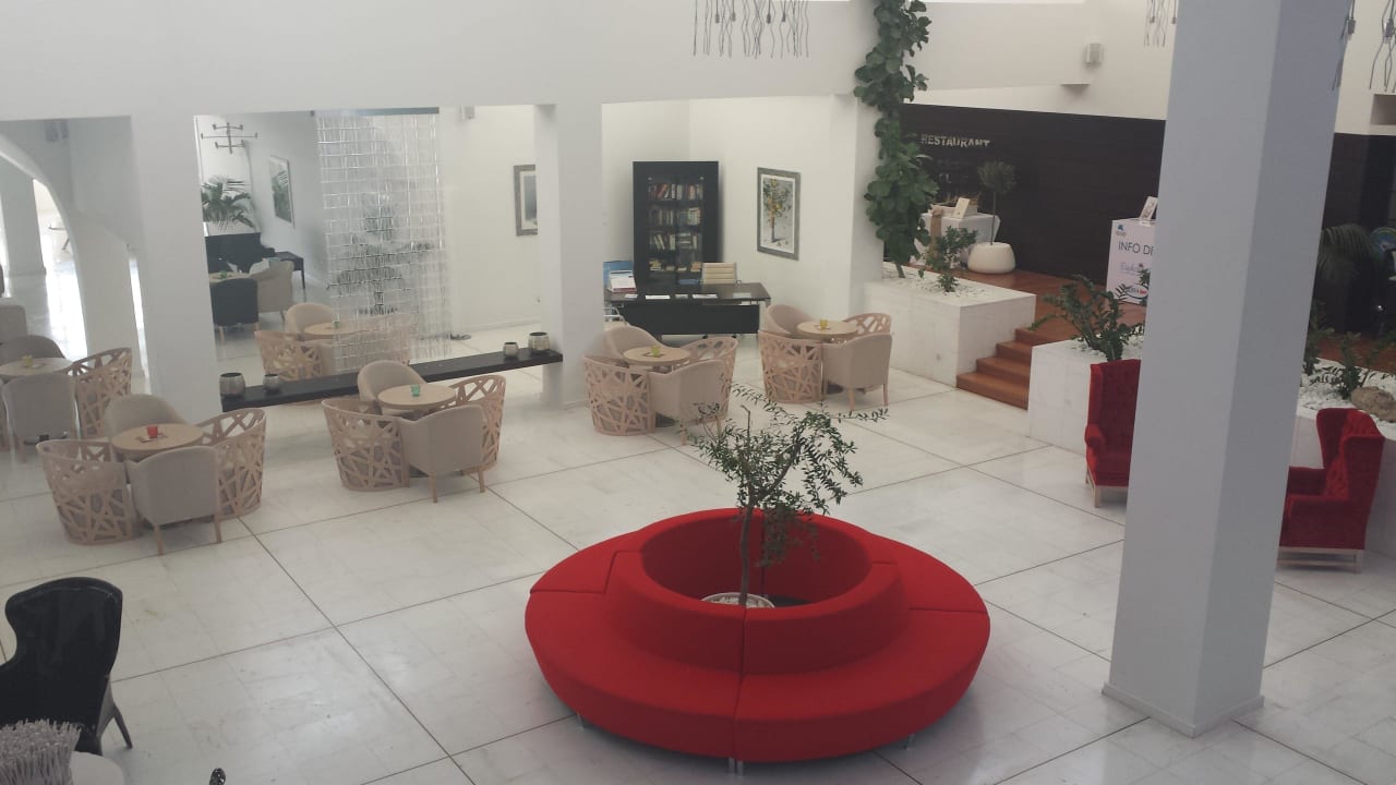 Hol przy recepcji TUI BLUE Oceanis Beach and Spa Resort