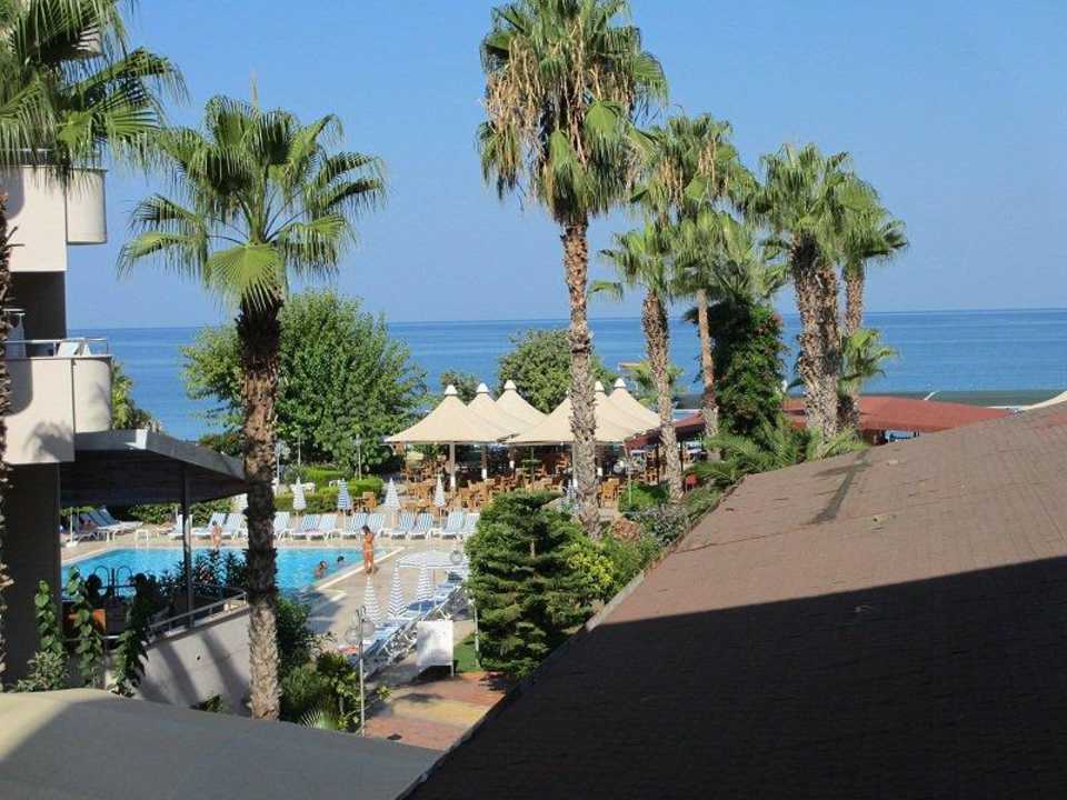 Ausblick vom Balkon Lonicera Resort & Spa Hotel